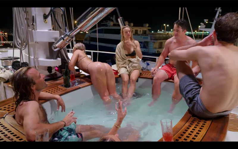 DW - Bent over Hot Tub S5:E9