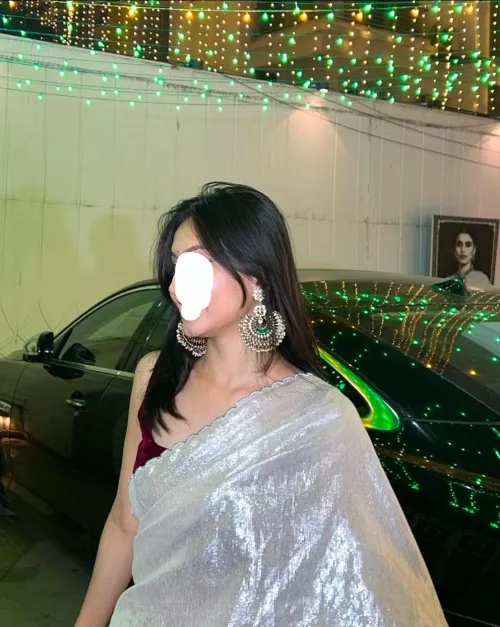 F 21 here … dm for fun chats