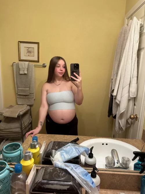 feeling hot with my big bump