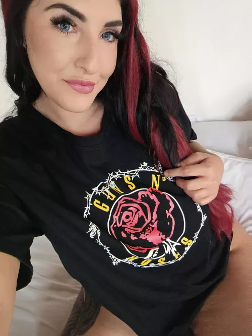 Feeling spicy and chatty tonight—entertain me???