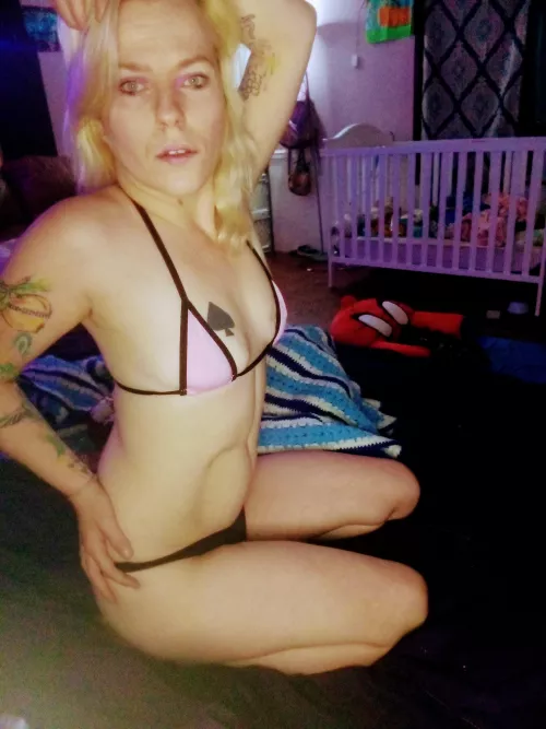 First 300 upvotes and DMS get free content 