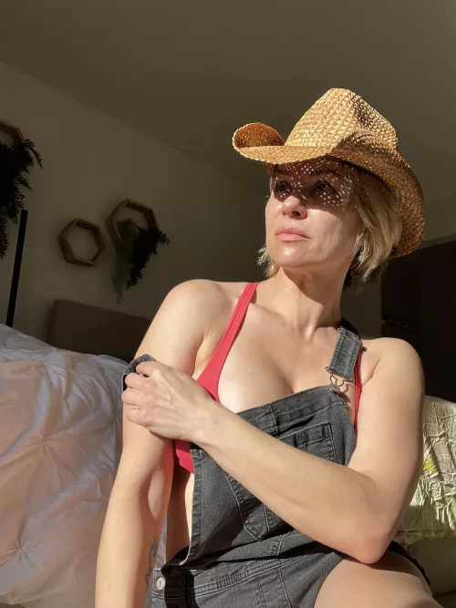 Got my overalls on, in case we have a mess to clean up later [F42]