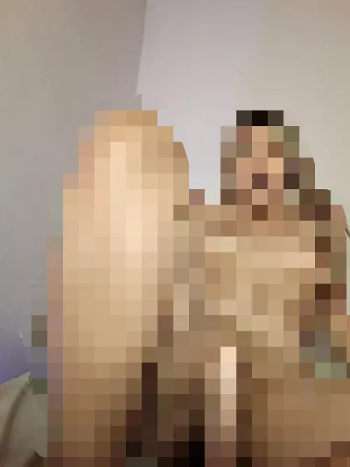 Here you can see my face of pleasure after using my huge toy, thank me for this 