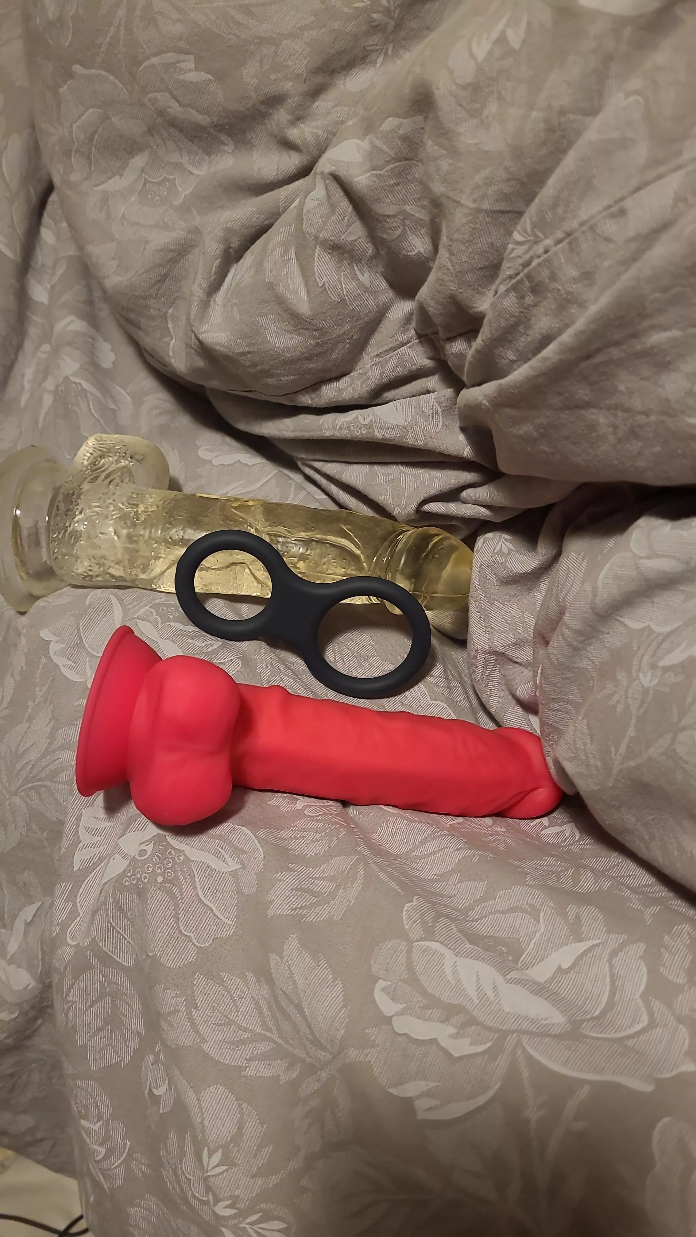 Hey anyone wana chat with vid after ? Secret sissy here have toys just need a playmate hehe 😍 hmu kik is jay123465678