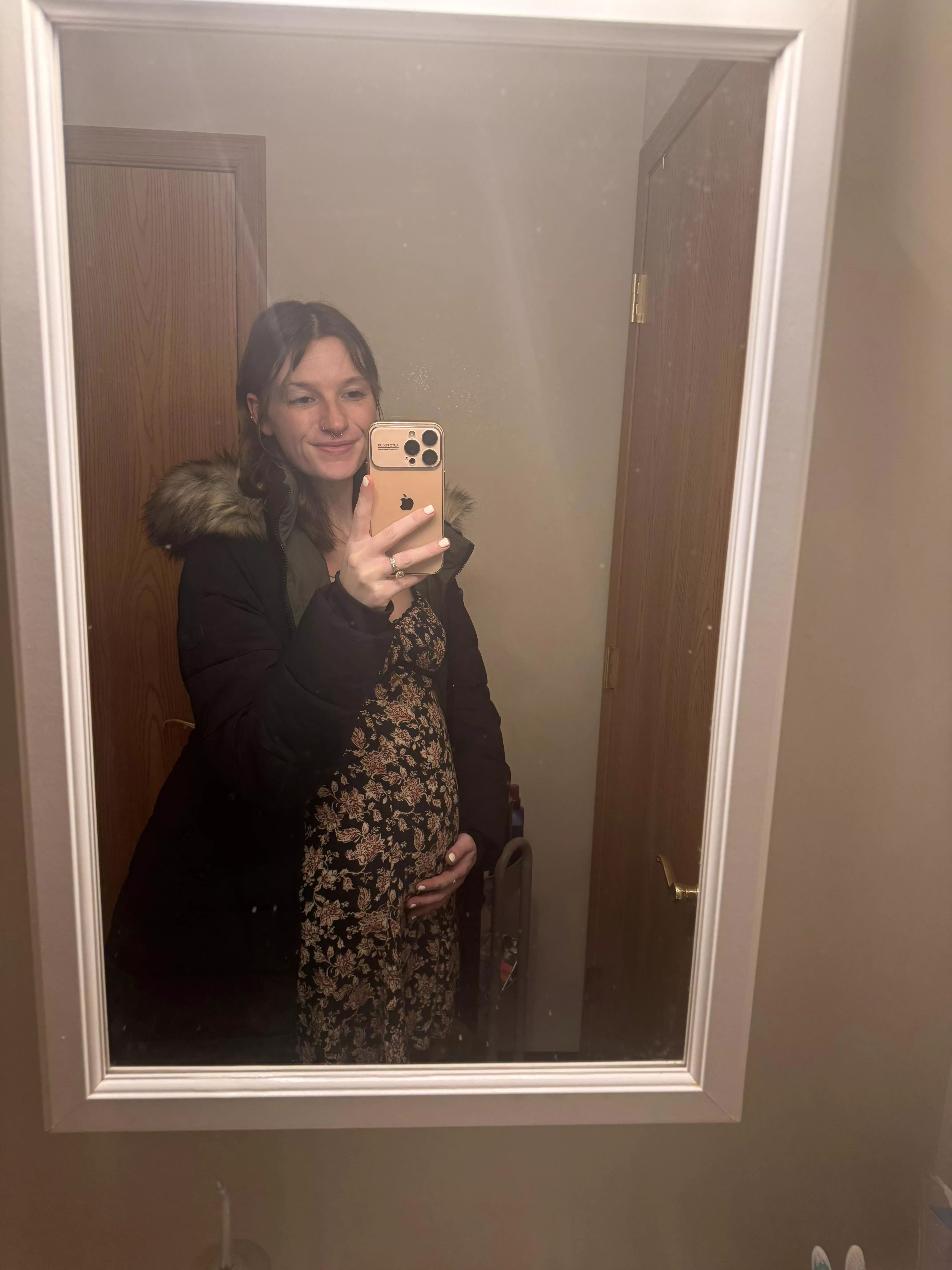 how many likes can a pretty pregnant face get ? 🤰🤗