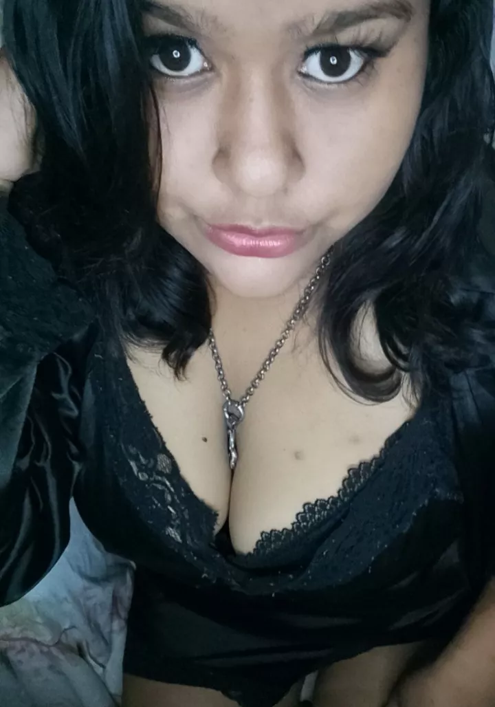 I am waiting for a married man to play 🤤🤤