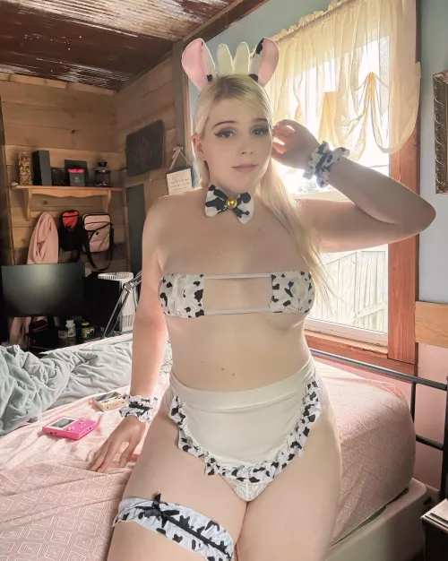 I heard cowgirl was popular so I dressed up 🙈