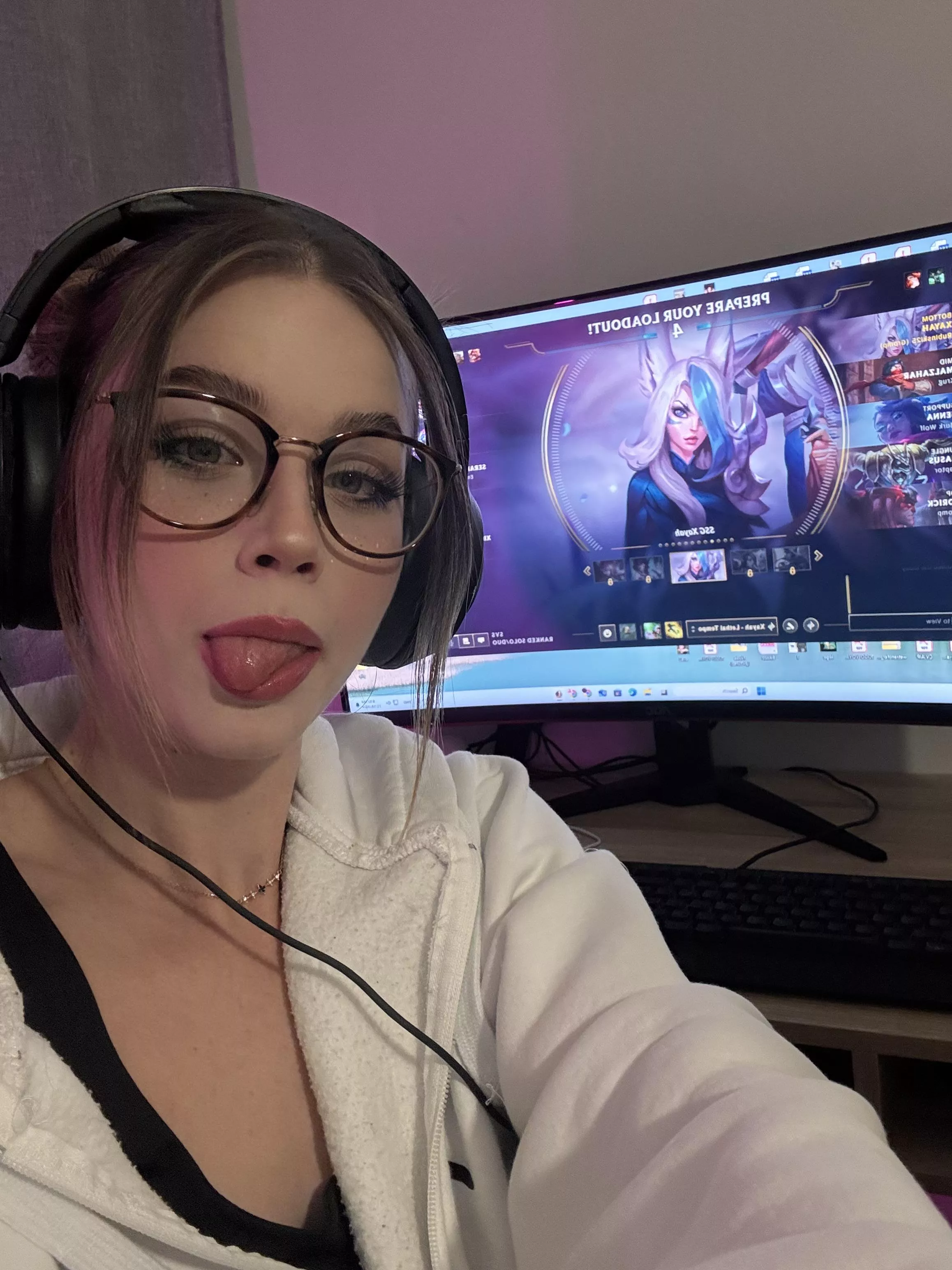 I hope to become your favorite geek hihi