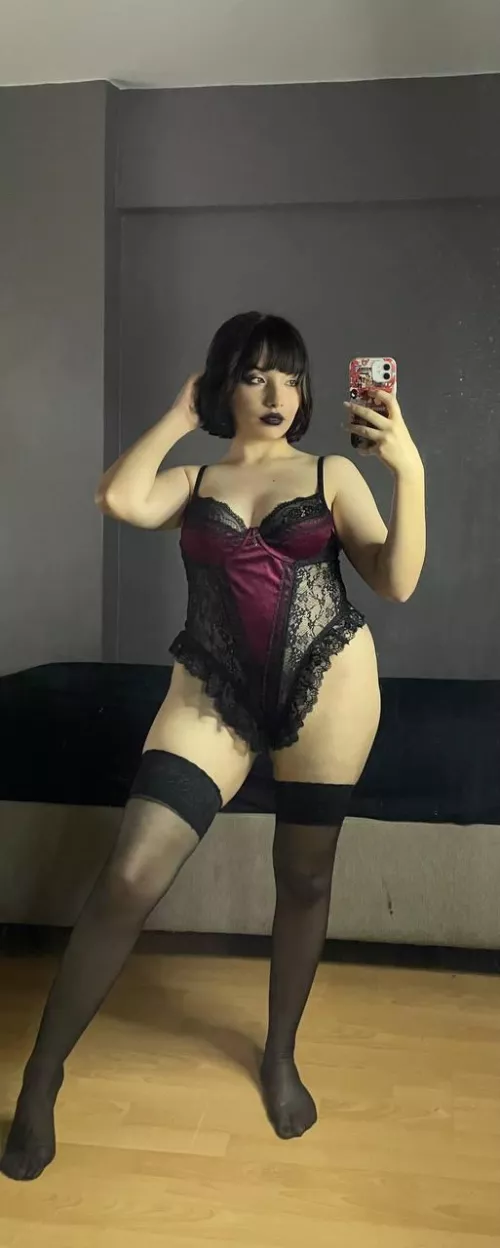 i wanna be your goth gf that drains your balls everyday