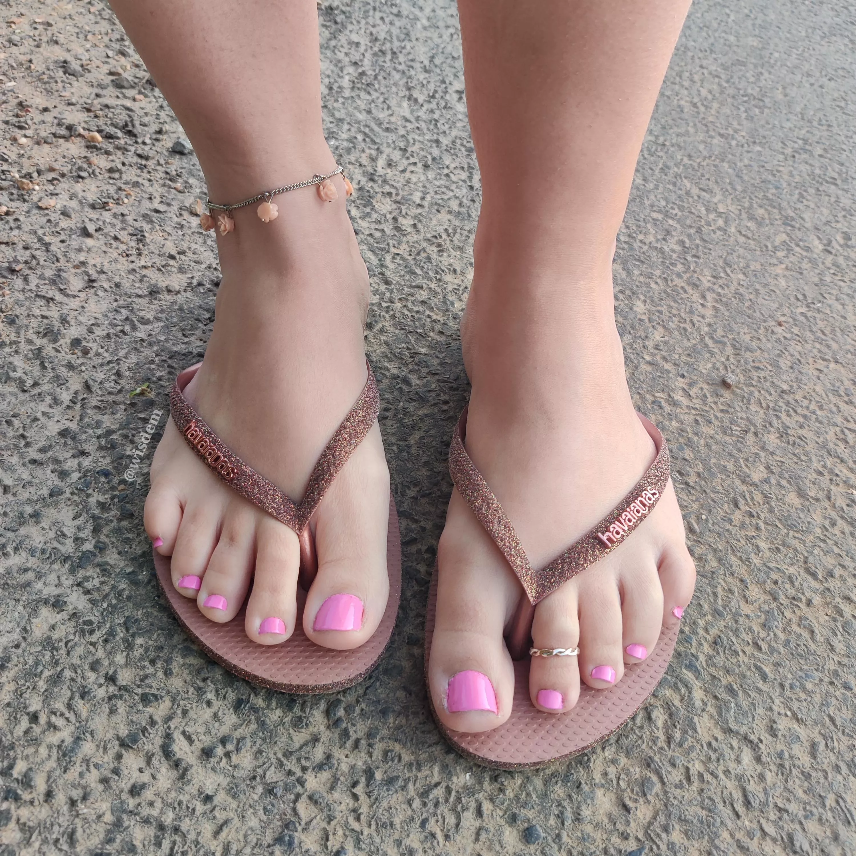 If I asked you to cum on my feet in flip flops in public, would you? 🤭