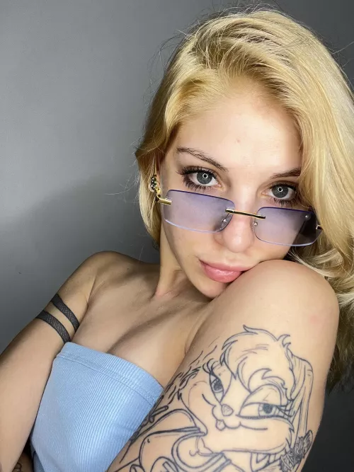 I'm your favorite slut ready to serve you 