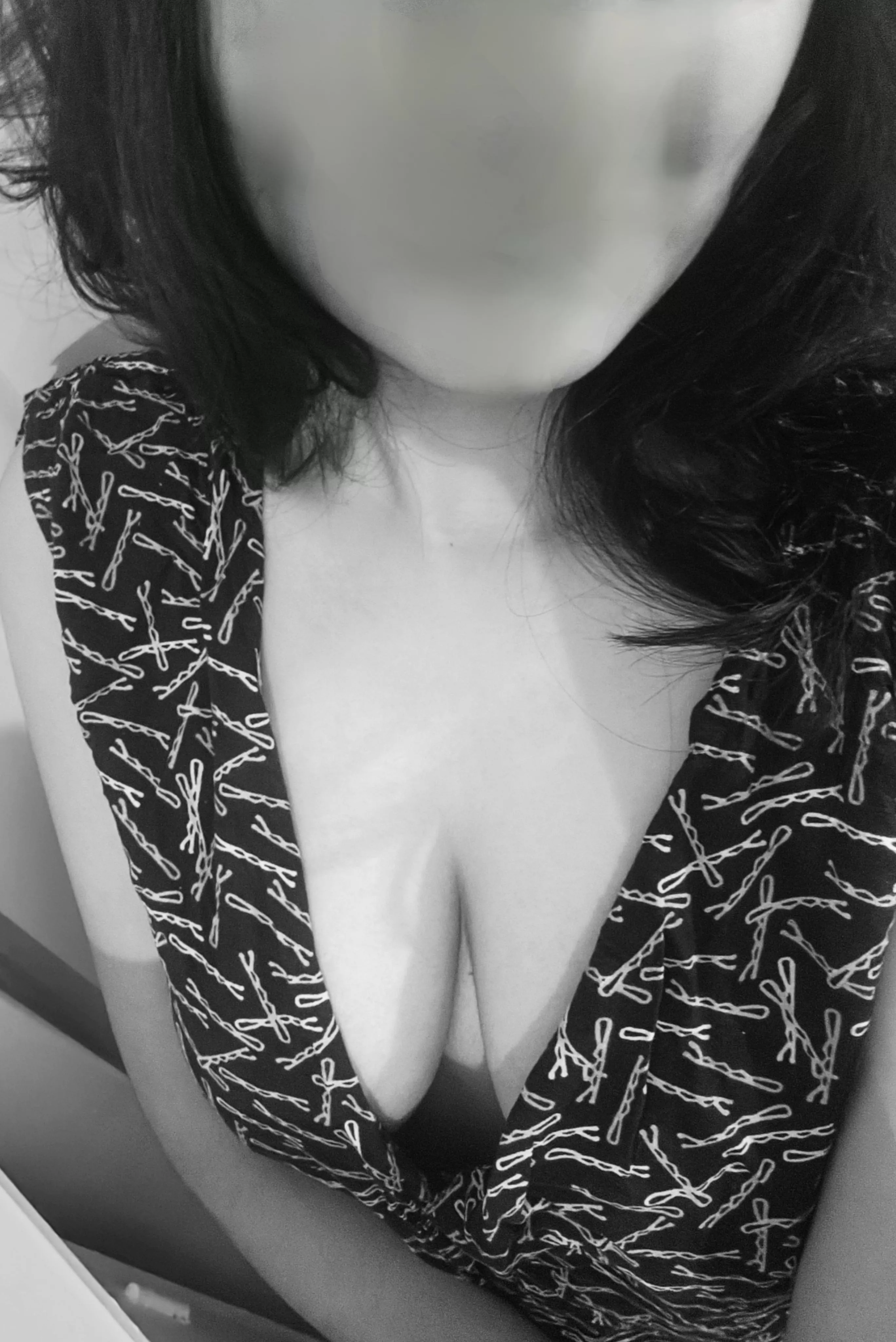 It's Friday, wanna grab a drink or me?