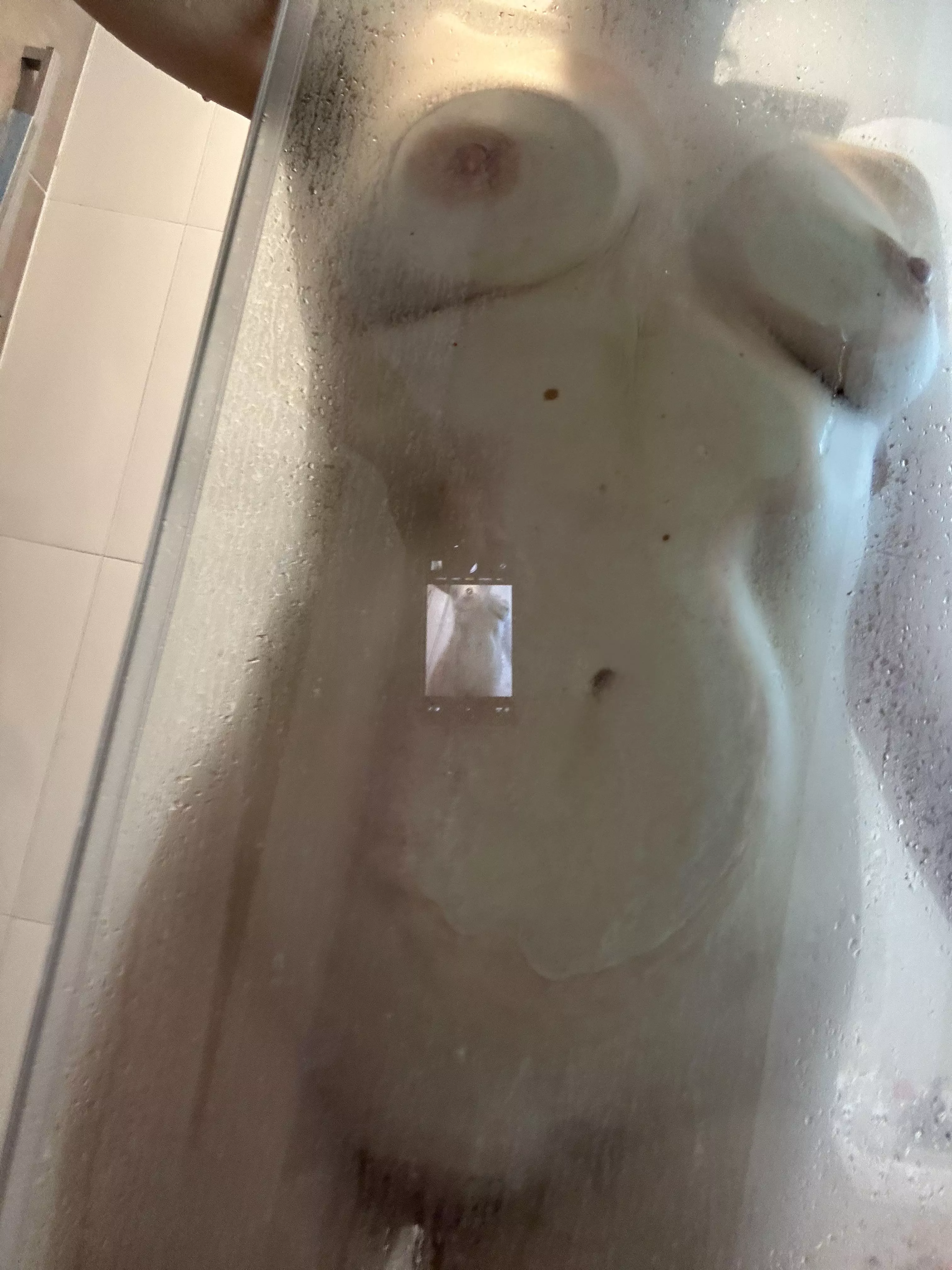 Just a girl posting nudes (f)47 