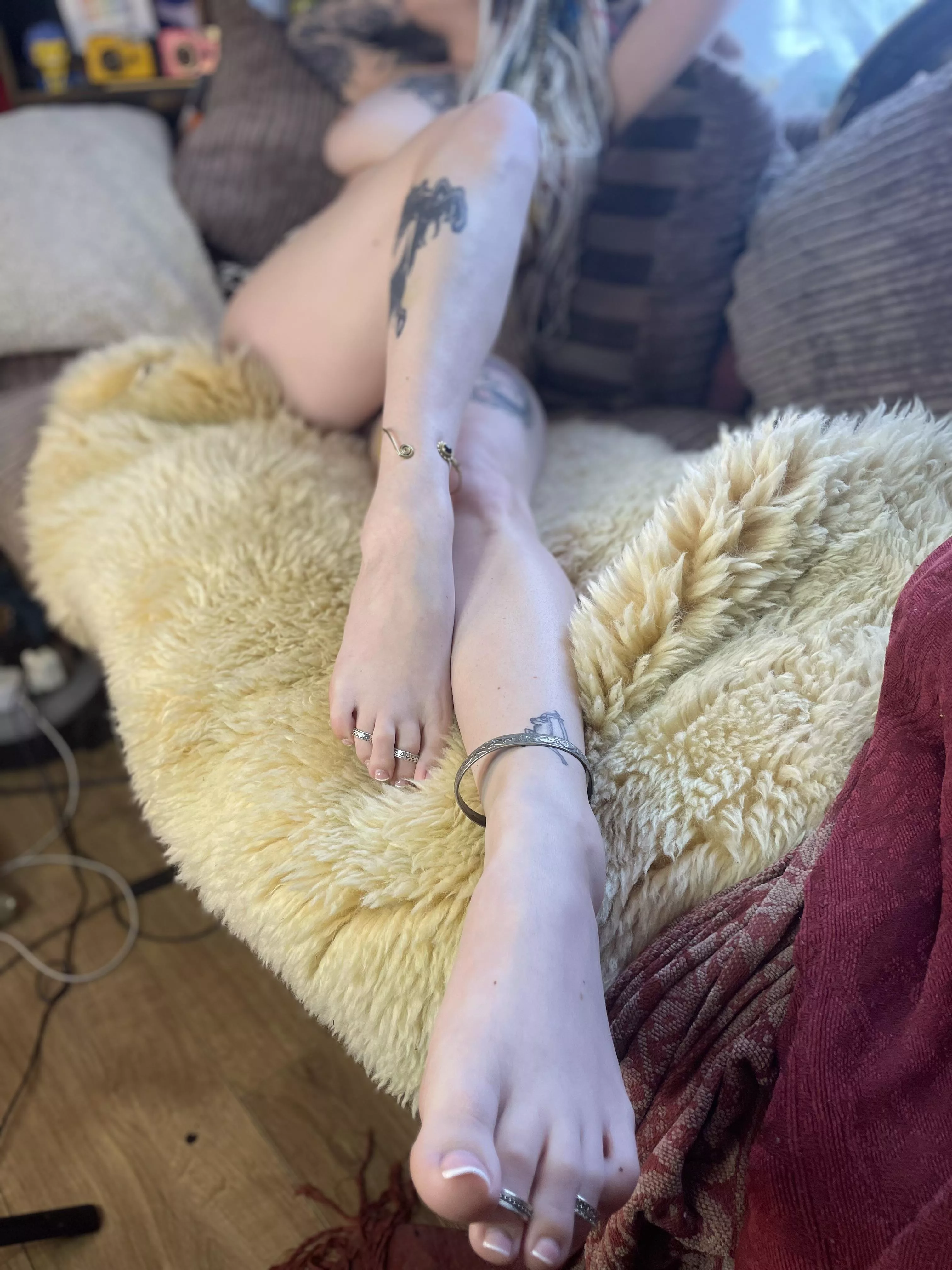 Just some naked hippie toes 