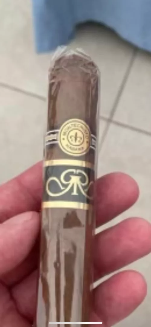 Legit check on a Monte.