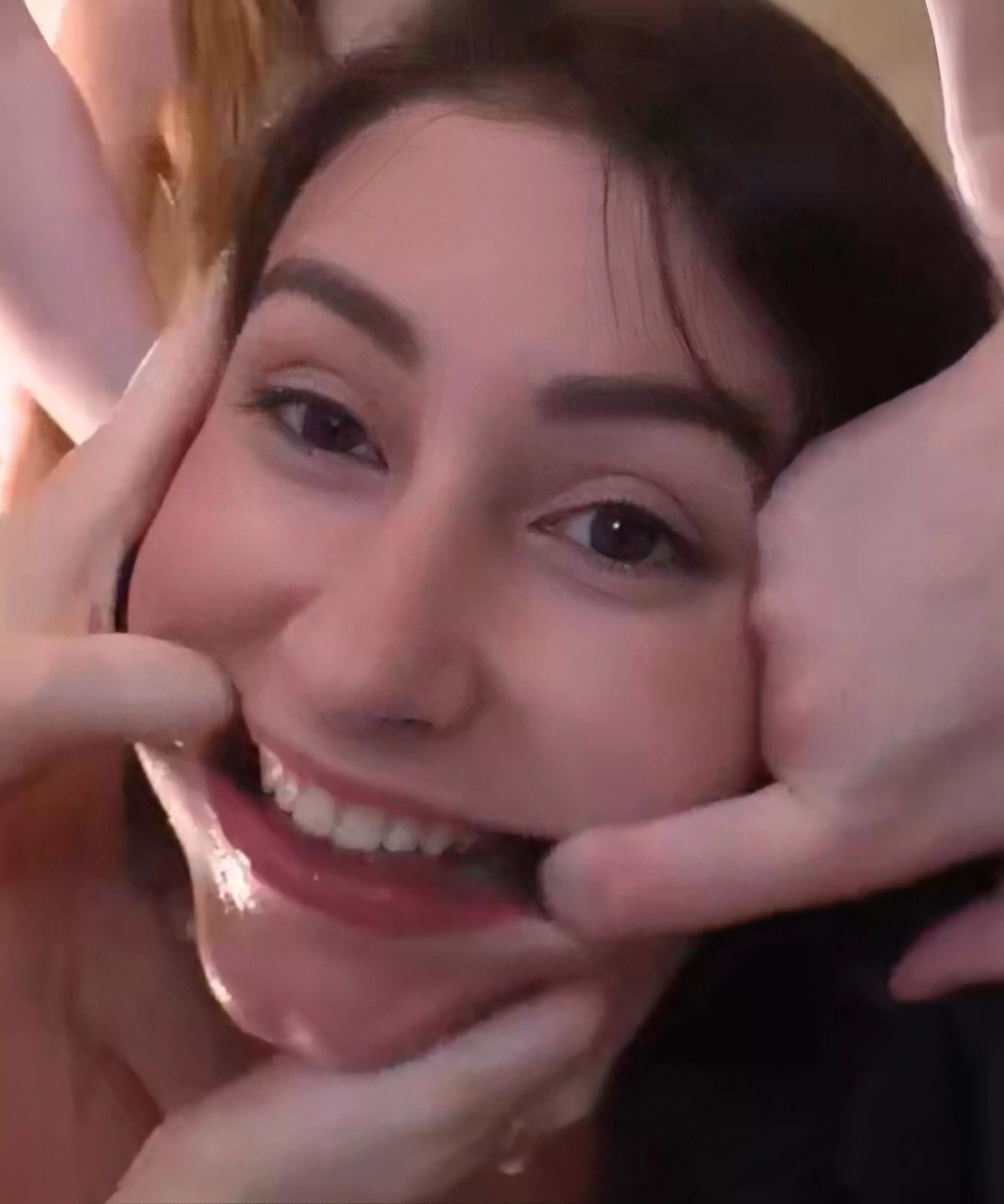 Let me be a good breeding whore for you and your friends 🤤