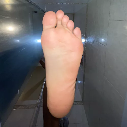 Let me step on your face, I bet you going to like it! 