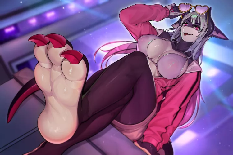 Looking up at her curvy busty body [F] (kambo)