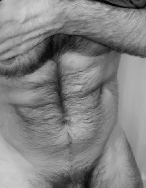 [M4F] Hairy, tall hung, muscular guy looking to eat 