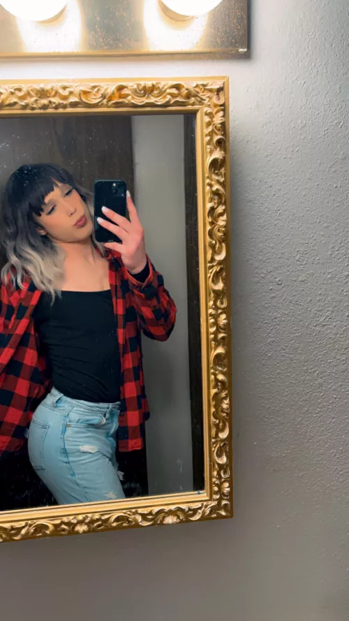 Moving soon! Lets get drinks before i go? 