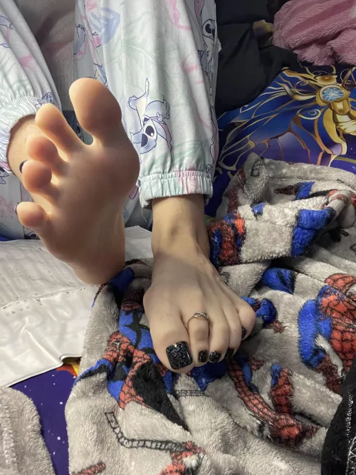 next pedi is def gonna be white..show my toes some love before?😘✨