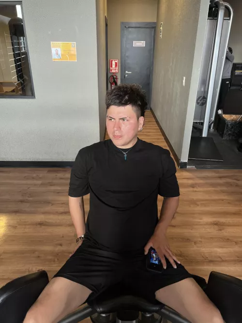 Saturdays at the gym, today it's time to strengthen the muscles haha