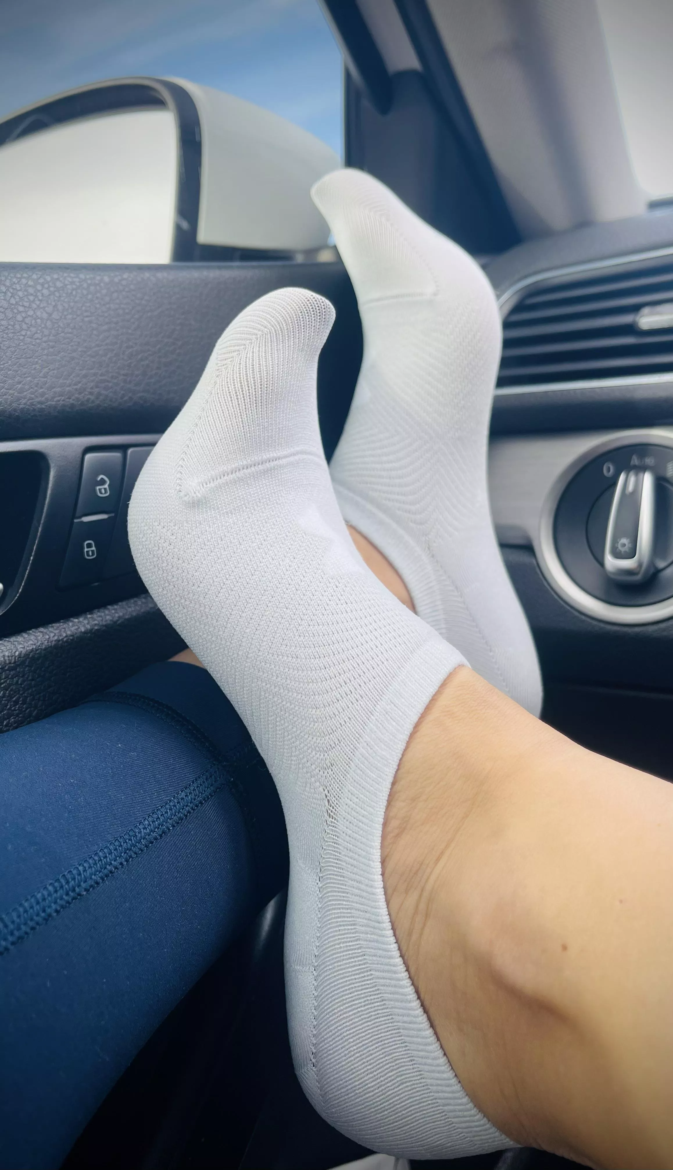 [ selling ] UA Socks. Restocked my sock drawer 🙌!! Please DM me for my sock drawer & menu! 