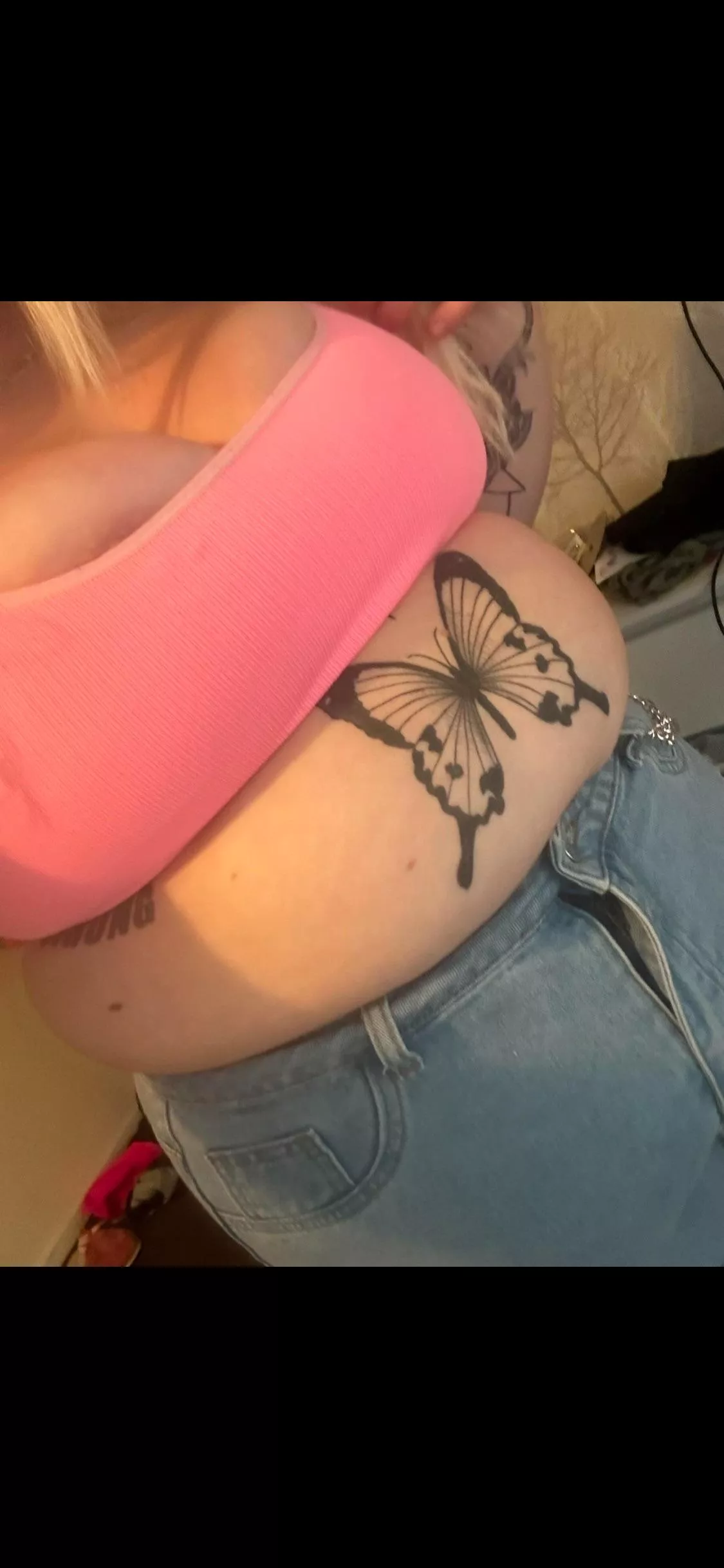 So hungry I wanna burst out my clothes 😈