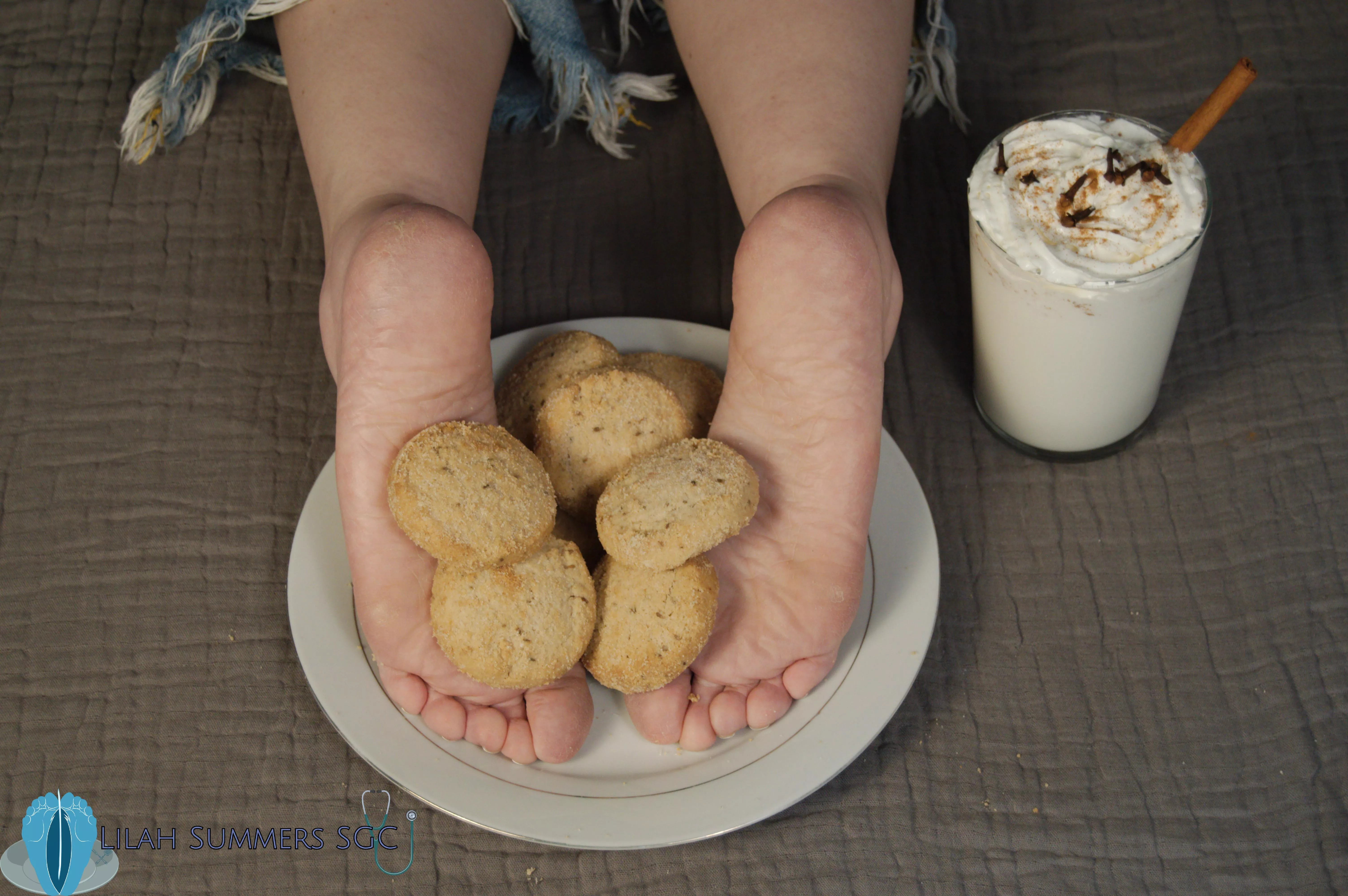 The holidays are my favorite season <3 Egg nog and cookies!