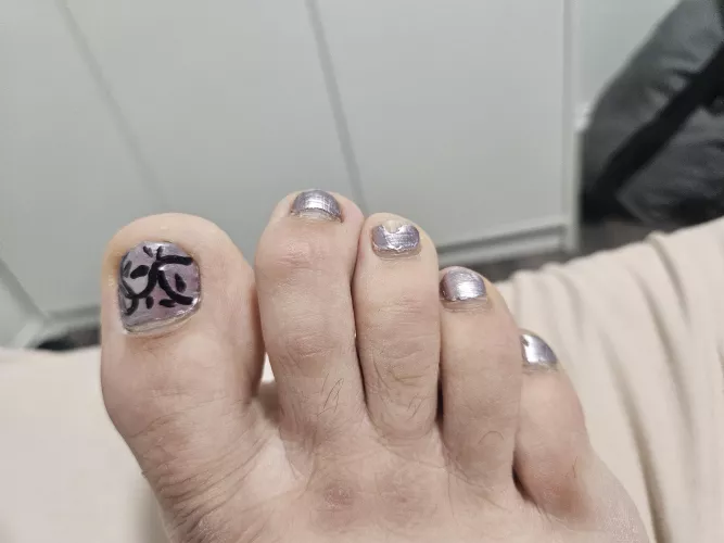 Trying out some new nail polish patterns (and hoping to get please somebody)