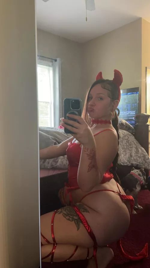 Wanna signa a naughty contract with me?