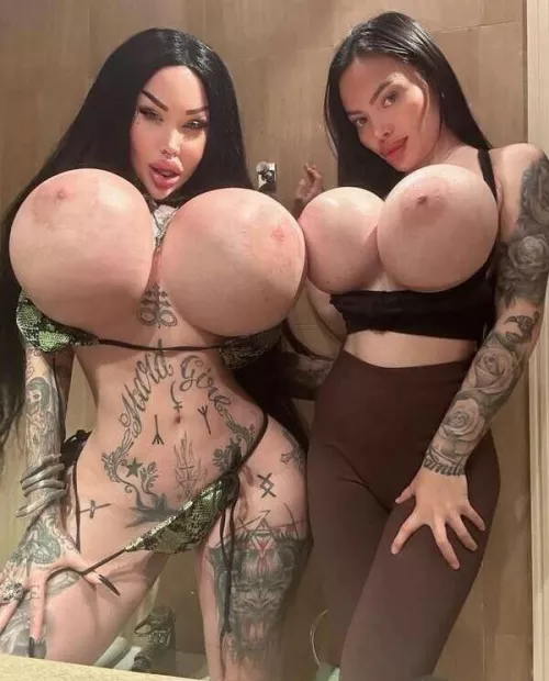 We need more of that kind of bodies on this planet. Absolutely beautiful! 