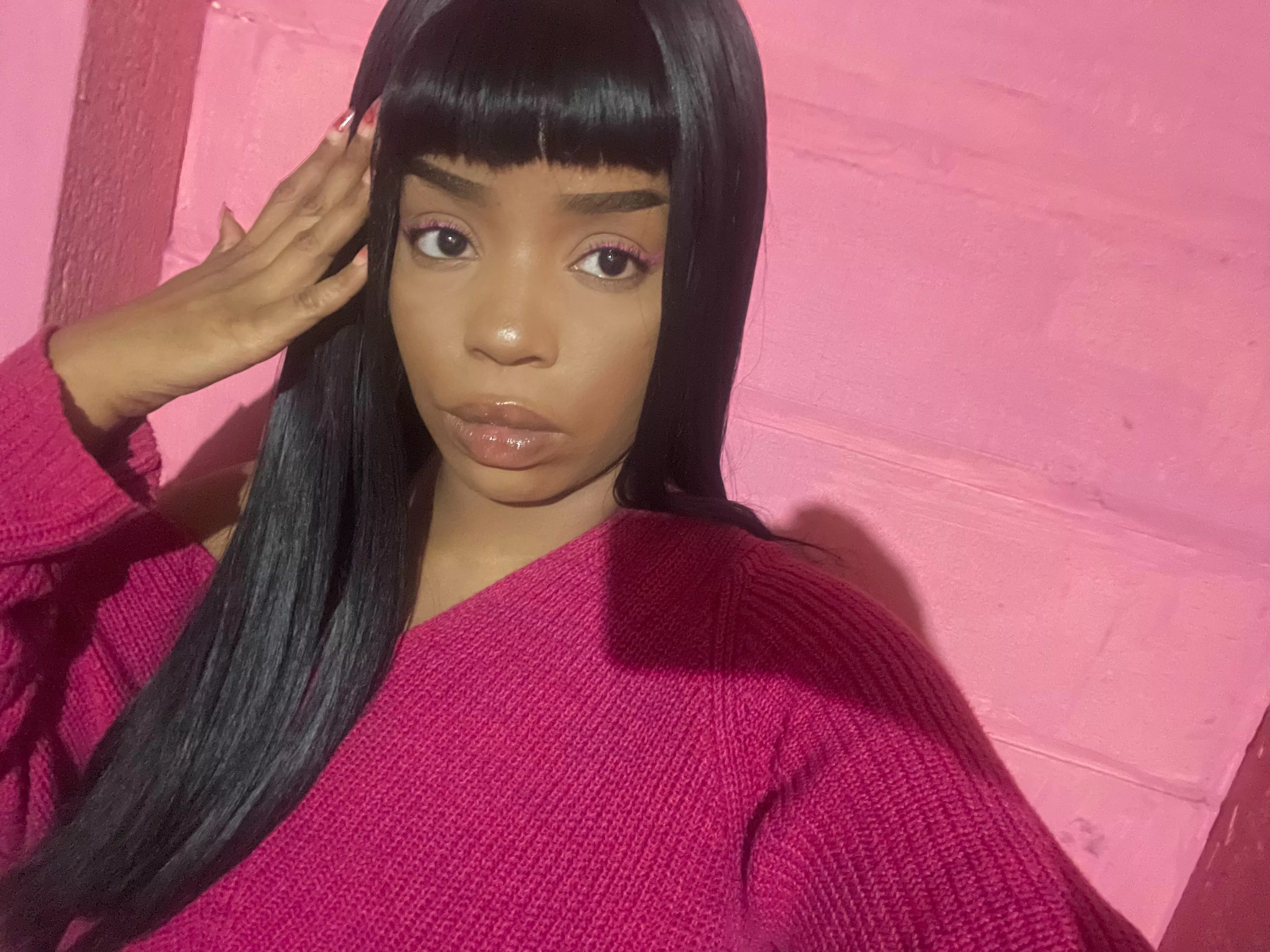 You’ll only get my attention by sending, I deserve it all 🧎 You’ll only get my attention by sending, I deserve it all 🧎