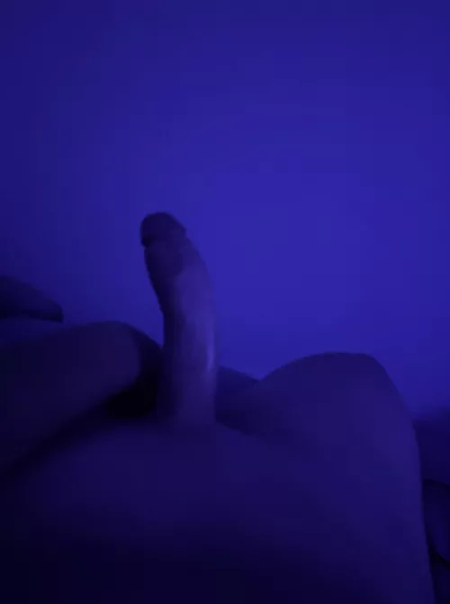 18 bi looking for similar aged people dm me