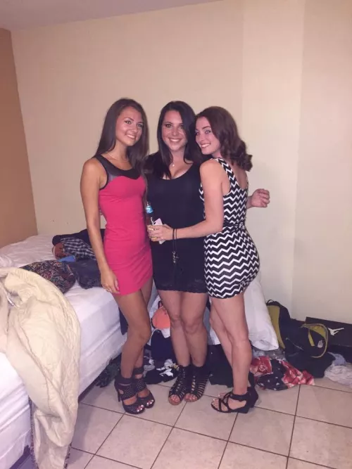 3 brunettes