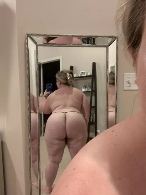 Any other mamas just feel sexier in a gstring? 😈🔥😘