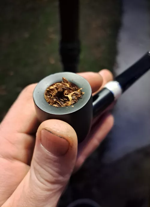 Christening the New Pipe with Solani Burley Flake