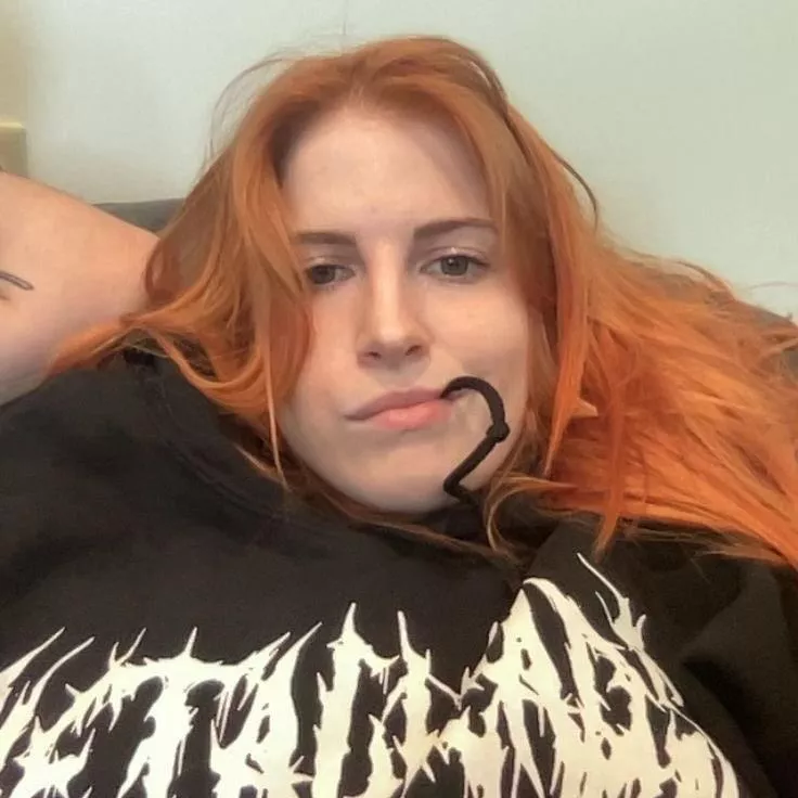 Don't know why I find this simple one so hot but probably cause, Hayley is Hayley 