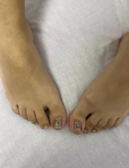 feet Do you find my feet very attractive when they're not wearing socks