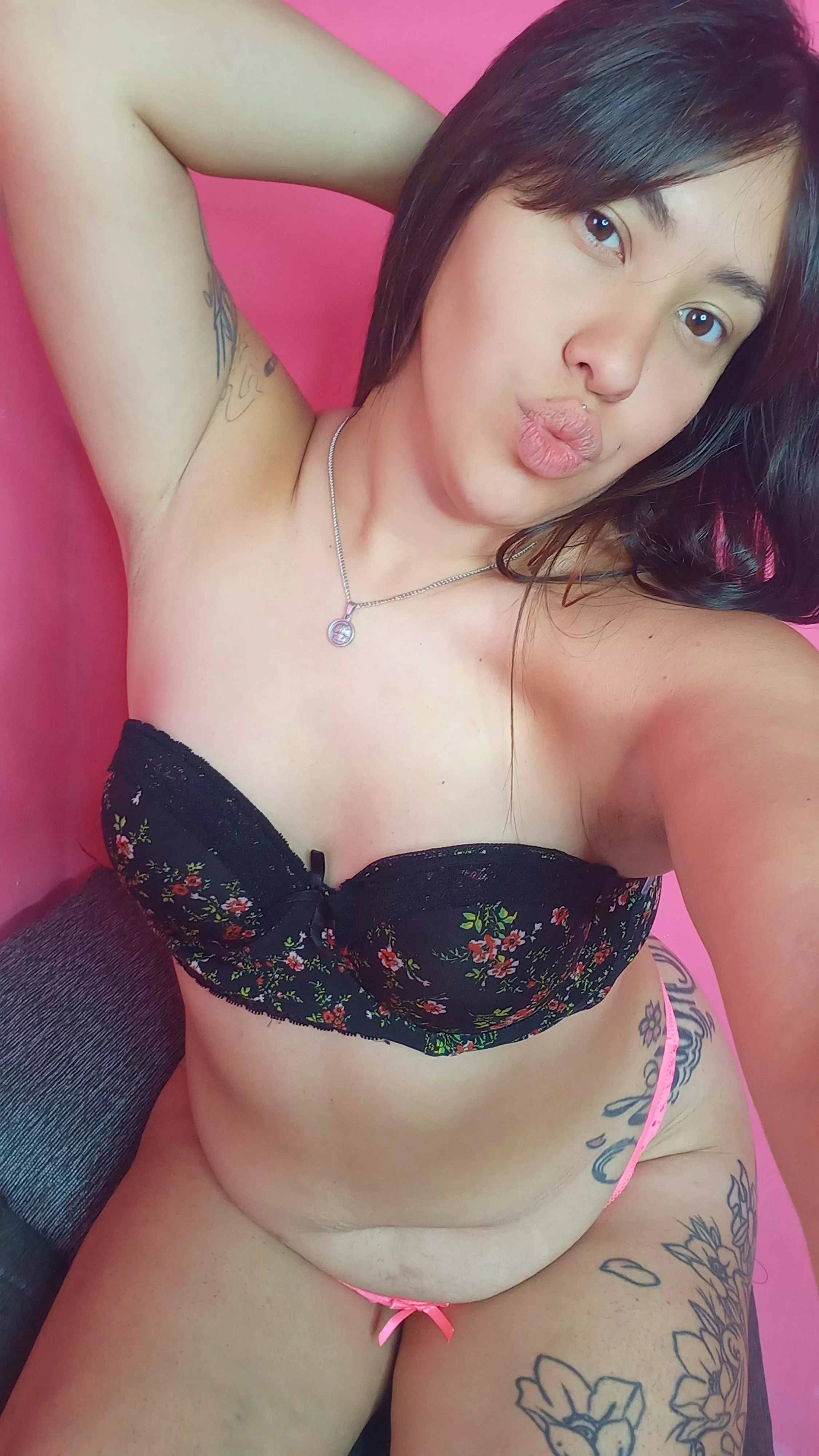 Milf curvy & hairy Ready to please you. Snp: MiqiVc 