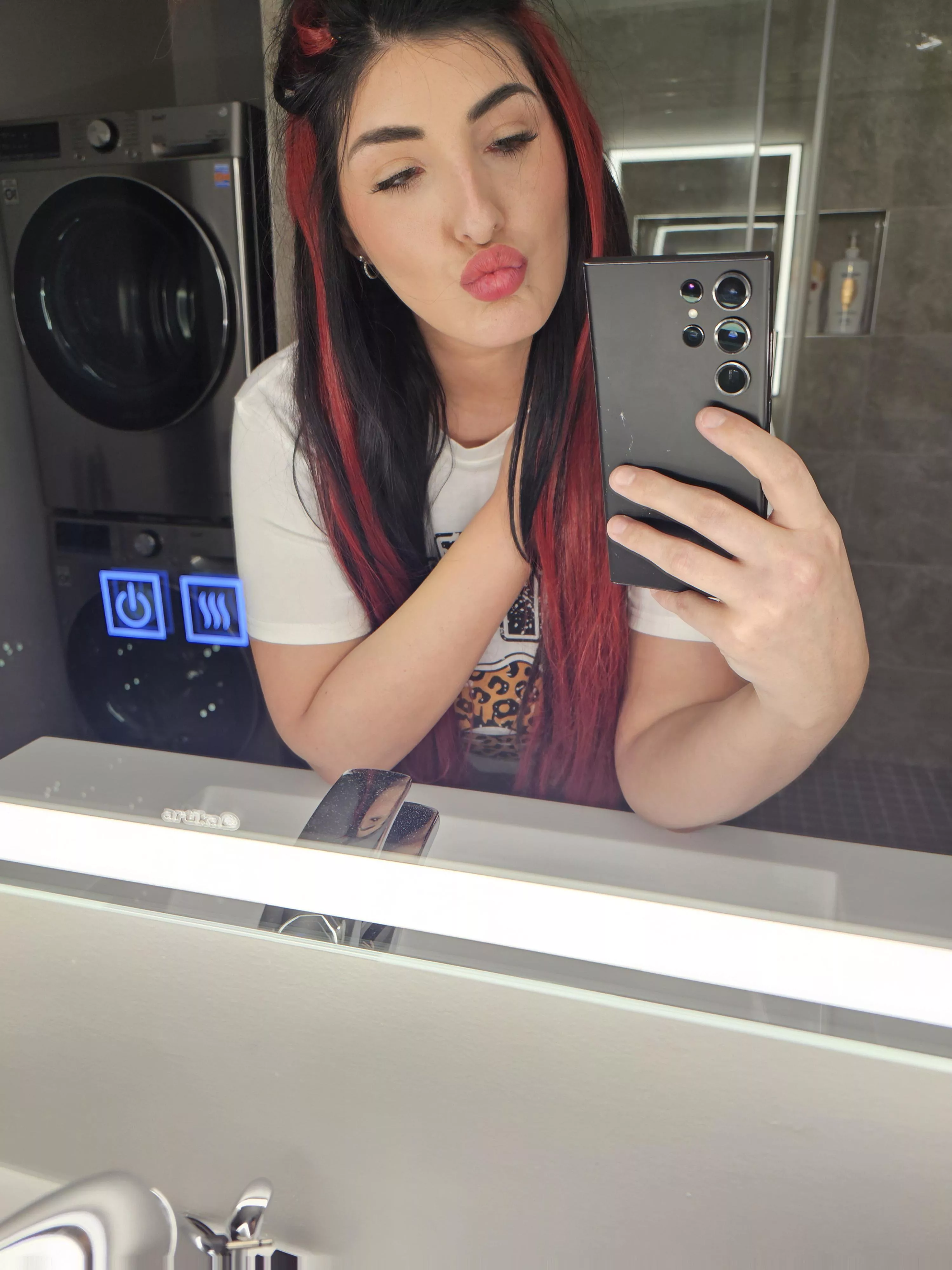 Plain and simple hands as a Nurse