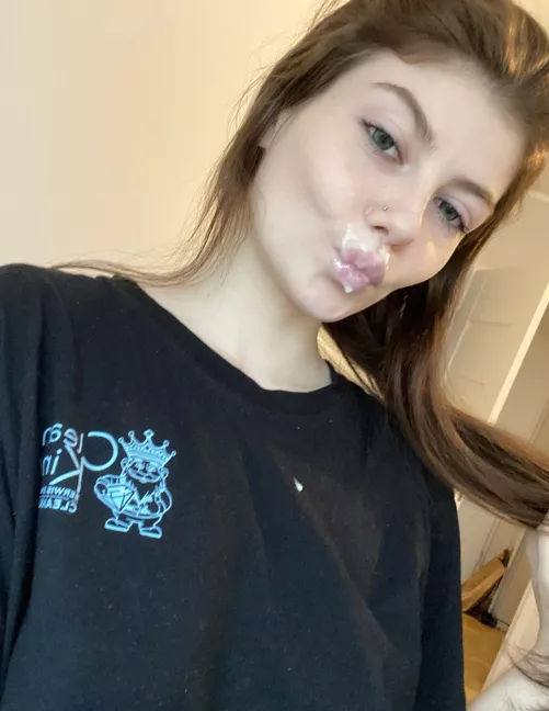 Semen on my pretty face is very arousing