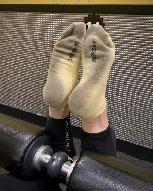 Sniff ‘em after every rep! [F]