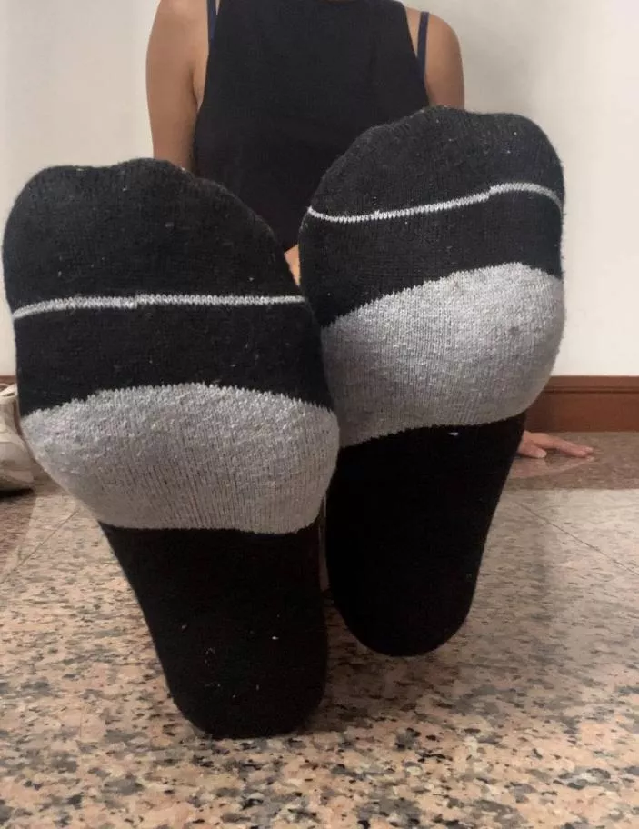 Sniff my sweaty and smelly gym socks 