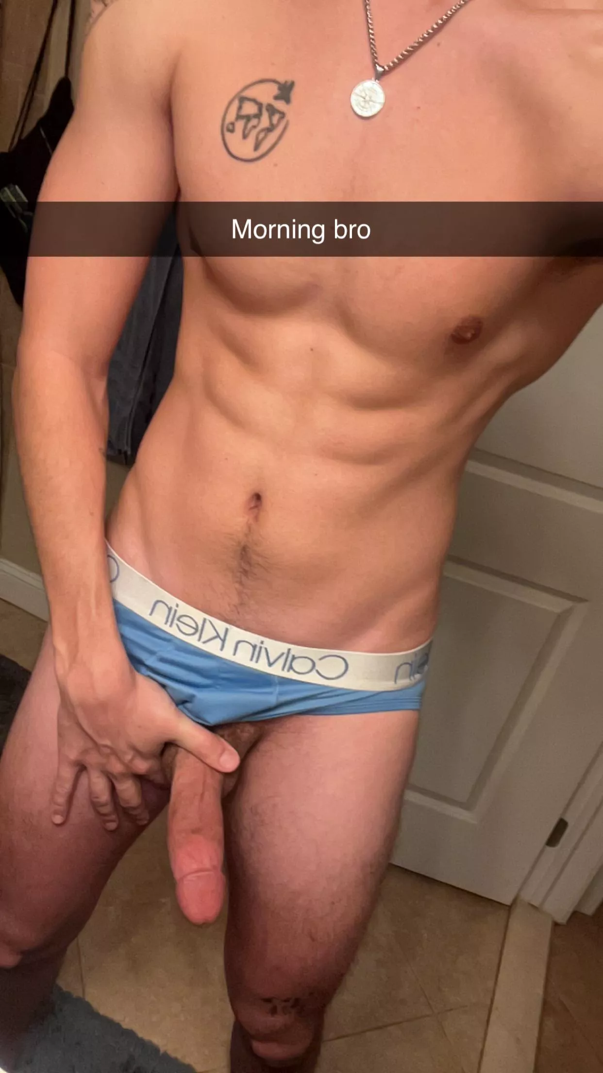 The snaps my gym bro gets 😅