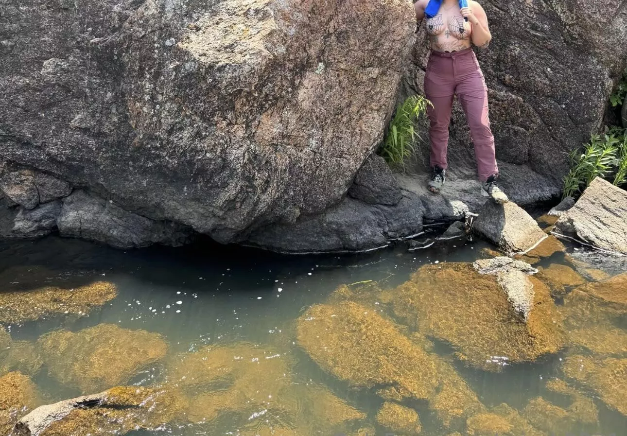 Who likes to hike? 👀