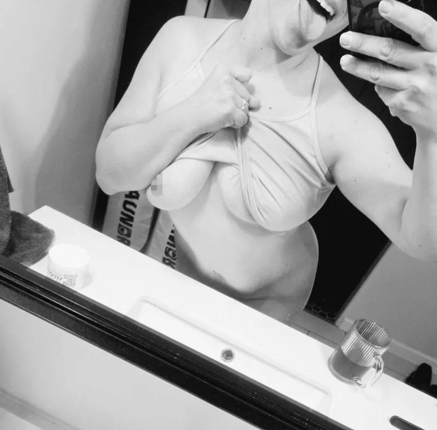 Who wants a lick 😜