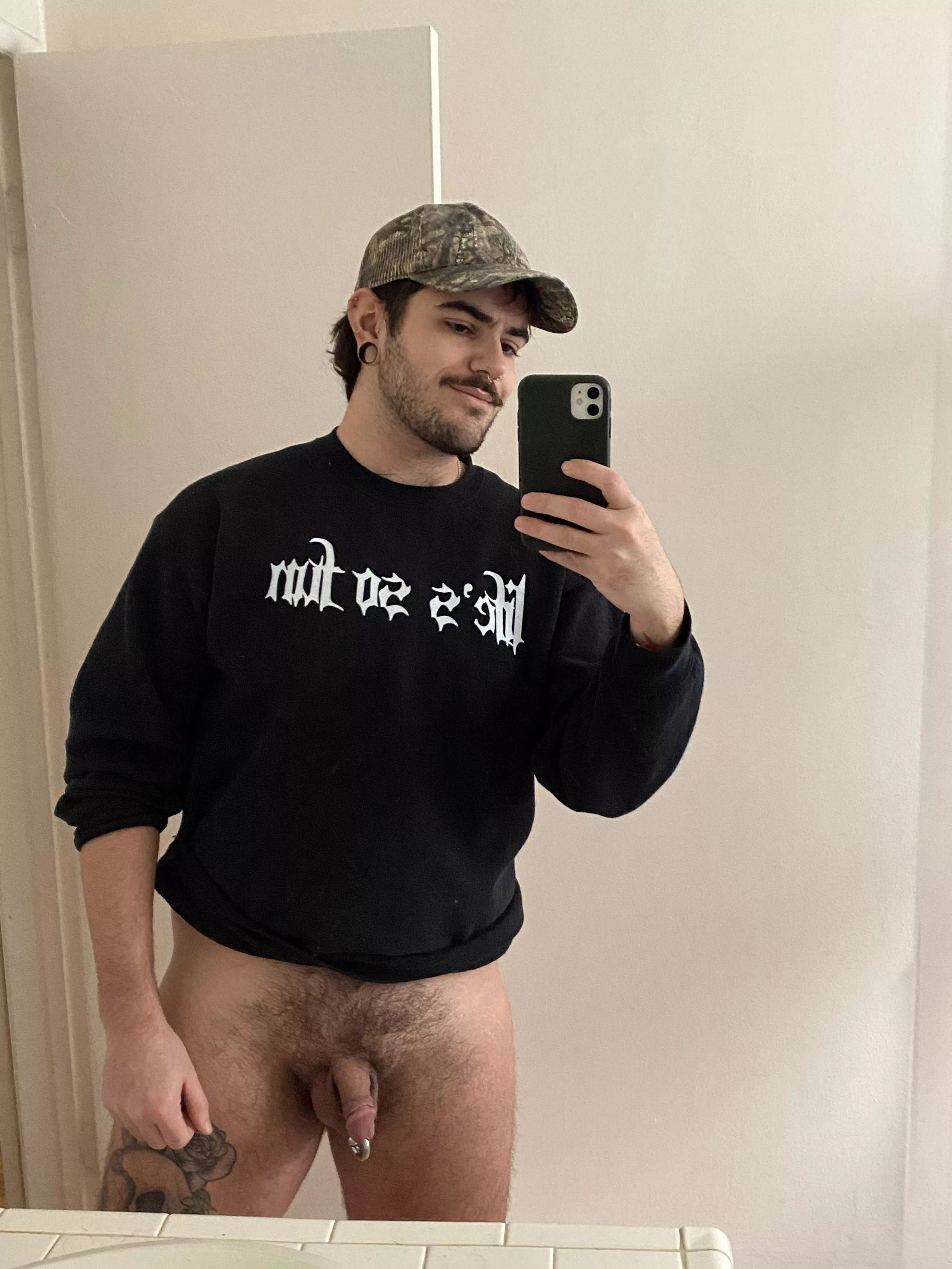 woke up smelling really musky 