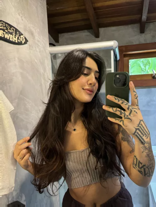 22 F4M Work days got me free at odd hours—daytime or late-night vibes. Let’s keep it casual. DM and lmk