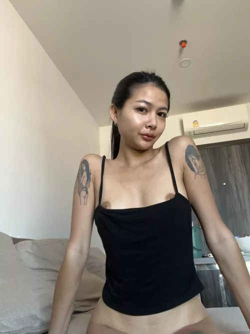 23 [F4M] #Sydney  Kinky, young gal seeking hung, openminded partner for wild nights in the city